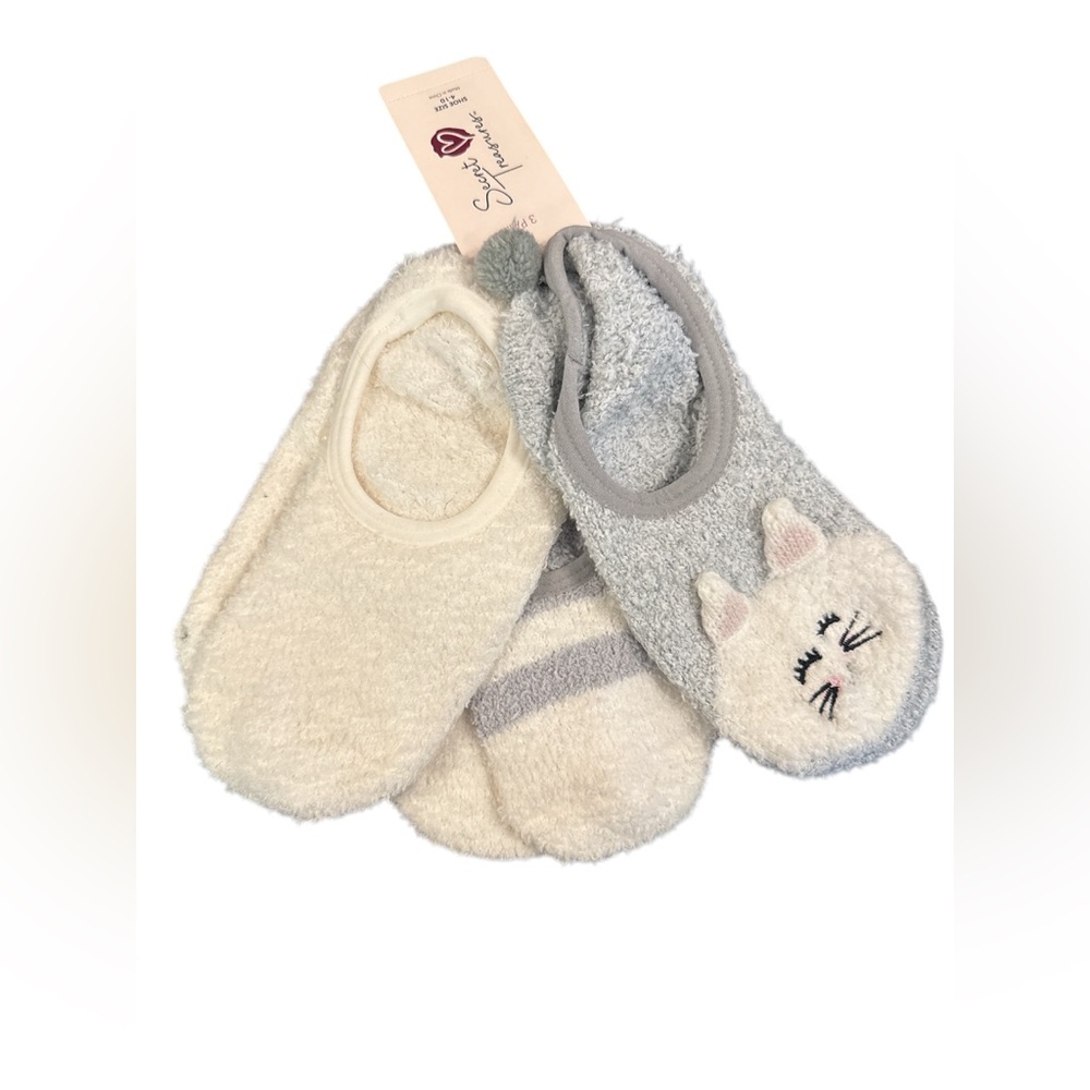 Cozy Cat Face Fuzzy Socks